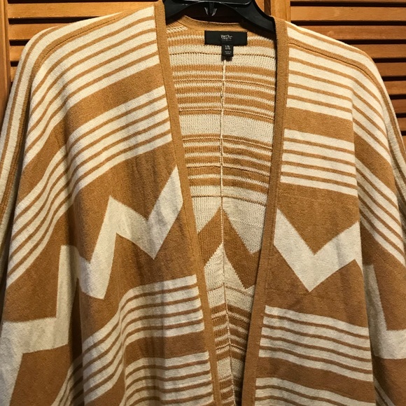 Mossimo Tan & Cream Striped Knit Sweater Poncho - Picture 2 of 12